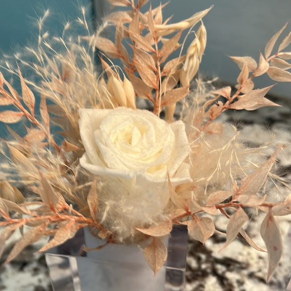 3 piece set plus flowers - Picture 3 of 3